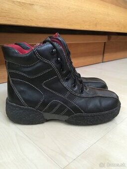 Dievčenské kožené topánky vel.32