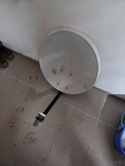 Satelitna parabola 60cm.