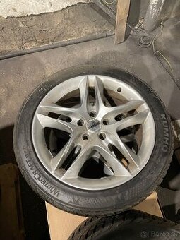 235/45r18 Chrisler 300c