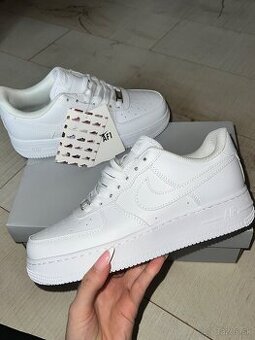Nové Air Force 1 biele