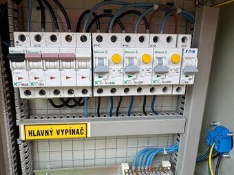 Predám stavebný rozvádzač (antoniček) s podstavcom