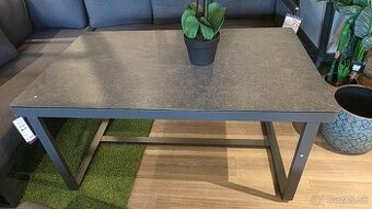 Hlinikovy zahradny stol