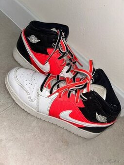 Air Jordan 1 Mid Se