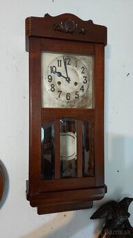 Predám funkčné starožitné nástenné hodiny Artdeco 1920