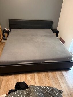 Manželská postel 180x200