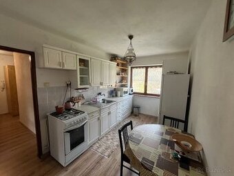 REZERVOVANÝ 2 izbový tehlový byt Prakovce
