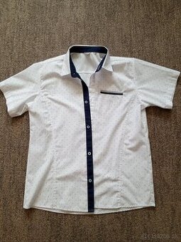 Elegantná chlapčenská košeľa