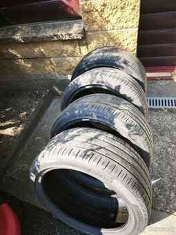235/40 R18 na sezónu