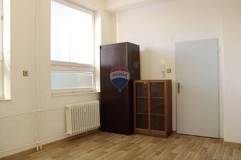 PRENÁJOM, kancelársky priestor, Spišská Nová Ves, Ul. Stará