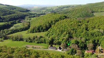 VIDIECKY DOM NA SAMOTE, POZEMOK 1482m2, SOBOTIŠTE - JAVOREC