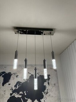 Elegantný LED luster
