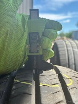 215/70 R15