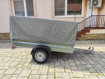 Prívesný vozík značky UNIKOL s plachtou