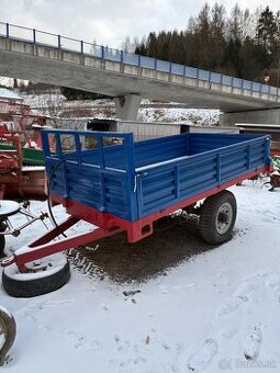 Vyklápacia vlečka s3