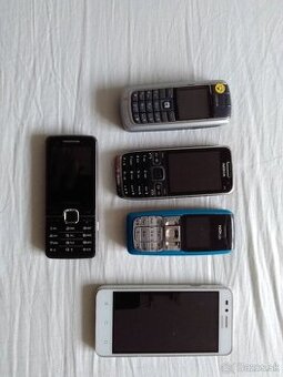 Mobilné telefóny retro