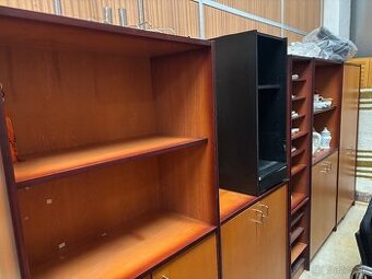 Darujem starší kancelársky nabytok za demontáž  a odvoz