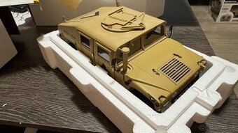 Hummer AM General Humvee 1:18 EXOTO