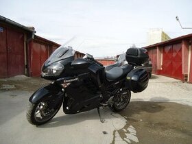 Predám motorku Kawasaki GTR 1400