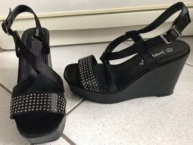 Čierne vysoké sandále, veľkosť 36