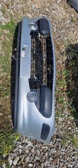 Predam predný naraznik na peugeot 307