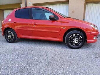 Peugeot 206 - rok výroby 2008 - 112 000 Km - 1,4 benzín