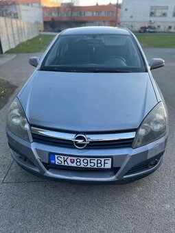 Opel Astra H 1.4 16V (66 kW)