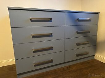 Komoda 2x4 so softclose šuflíkmi