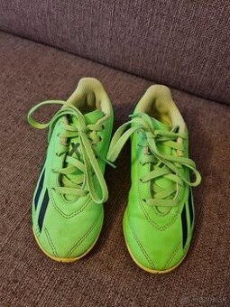 Halovky Adidas 28