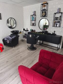 Kadernícke kreslo,zrkadlá, umývadlo, skrinky,recepcia
