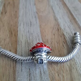 Prívesok Muchotrávka