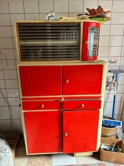 Predám kredenc v zachovalom stave