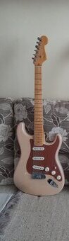 Predám Fender Stratocaster American Deluxe - 1