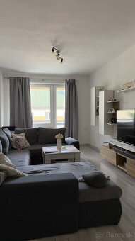 —ZNOVA V PONUKE — NA PREDAJ slnečný 2i byt VALASKÁ