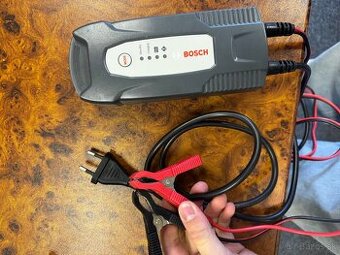 Predam nabíjačku Bosch C1