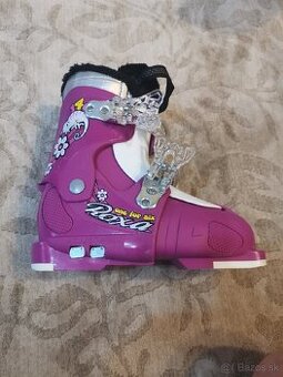 Rastúce dievčenské lyžiarky 29-44.