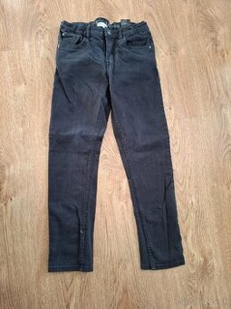 Čierne rifle H&M s nastavením v páse,  146