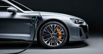 ORIG.AUDI ETRON GT RS R20 245/45/20.285/40/20