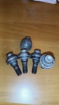 Sada bezpečnostných skrutiek na kolesá/disky