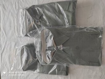 Staršia verzia vojenských bundokošieľ ASR.