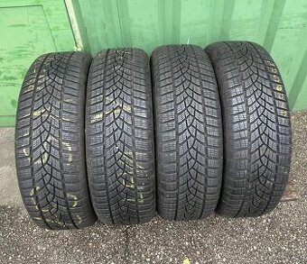 Zimné pneumatiky Goodyear 205/60R17