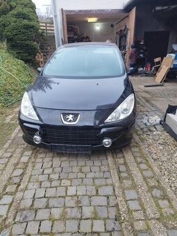 Rozpredam na náhradné diely Peugeot 307
