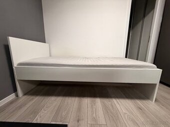 Kvalitná drevená posteľ – 200 × 90 cm Biely matný povrch