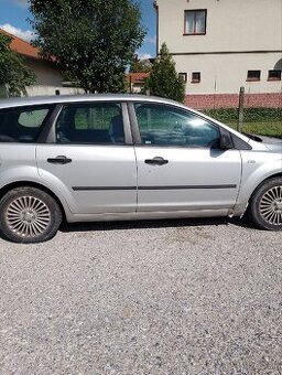 Predám na súčiastky