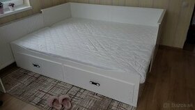 Rozkladacia postel s uloznym priestorom