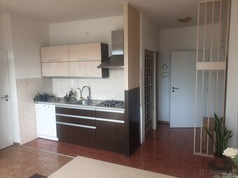 Veľký kompletne zariadený 3 izbový byt