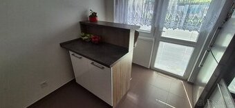 Predám barový pult s úložným priestorom