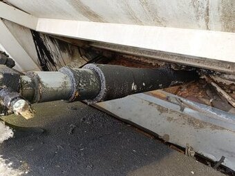 Hydraulický piest
