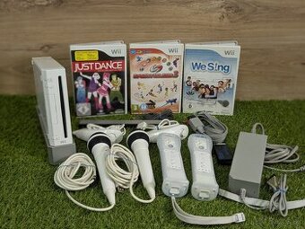 Nintendo Wii, 2 ovládače, 2 mikrofóny + 3 hry