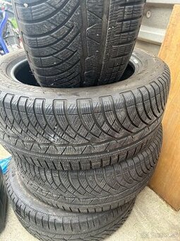 Pneu 225/55R17
