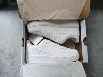 Nike Air Force 1 - biele - veľkosť 43